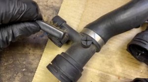 Замена фланца патрубка охлаждения BMW