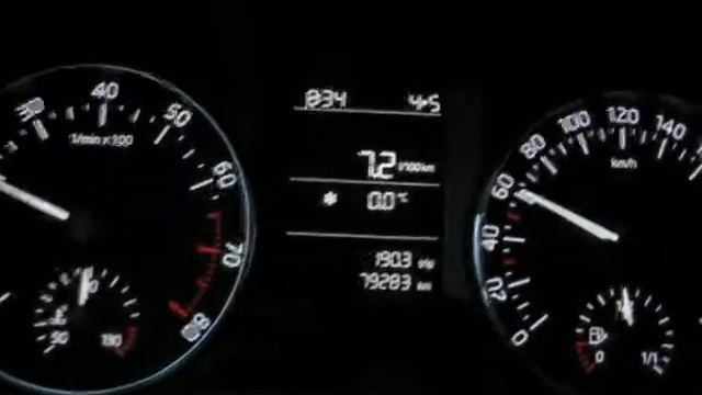 Skoda Octavia A7 срабатывает ASR на скорости 70 км/ч. Скользкая дорога смотреть онлайн