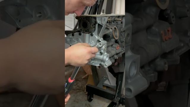 1JZ 2JZ OIL PUMP STRIP DOWN AFTER ENGINE WENT BANG PT13 смотреть онлайн
