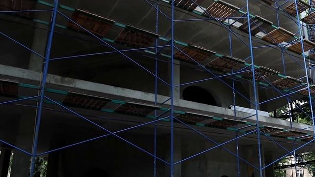 Строительные леса монтаж на объекте в парке Орленок. Рамные леса легко собираются смотреть онлайн