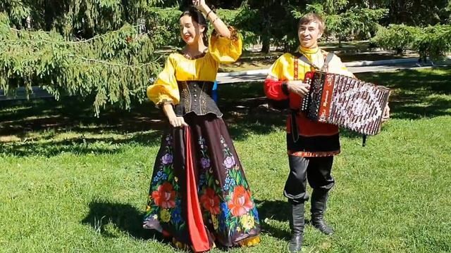 ЛЕТОм #ничетакие #екб #артистынапраздник #артисты #песни #гармонь #отдуши #душевно #дуэт #частушки