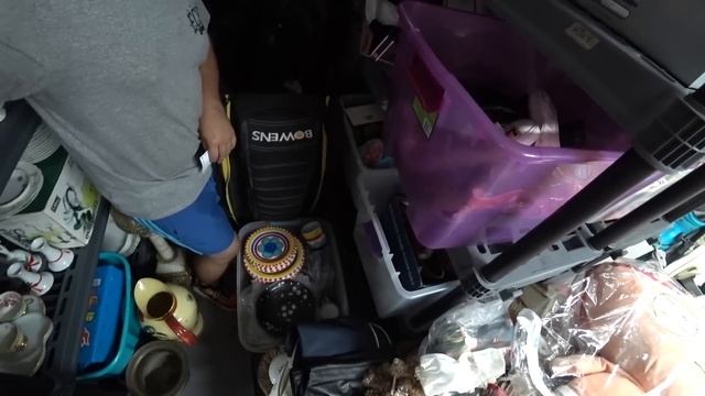 А часы оказались золотые, продали батареи Тесла. Склад за $20 на аукционе. смотреть онлайн