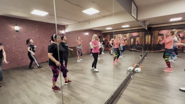 Zumba с Викторией Мухиной смотреть онлайн