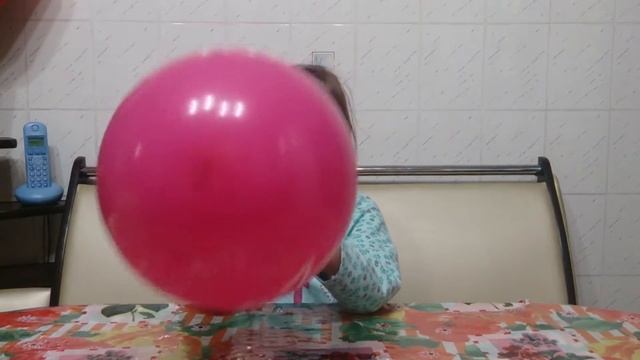 Как надуть воздушный шарик. Фокус-покус. смотреть онлайн