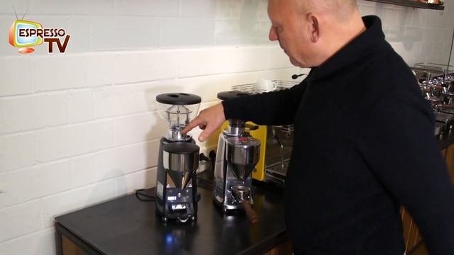 Mazzer Mini Electronic A und B im Mühlenvergleich смотреть онлайн
