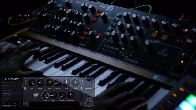 Behringer Poly D - Chords + Portamento + Eventide Blackhole Reverb - смотреть онлайн