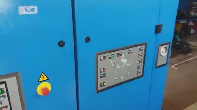 Запуск винтового компрессора Grassair RLR-30 AM8 с осушителем воздуха смотреть онлайн