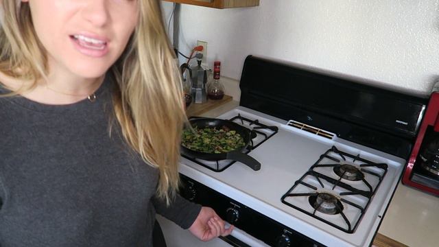 Bacon & Brussel Breakfast Hash *Keto, Paleo, Gluten Free, Dairy Free* смотреть онлайн