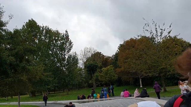 Лондон.Мемориальный фонтан Дианы, принцессы Уэльской в Лондоне в Гайд-парке смотреть онлайн