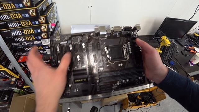 Обзор Материнской платы на 12 видеокарт Gigabyte B250 Fintech смотреть онлайн