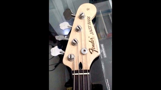 Fender Chinês Vale a Pena? смотреть онлайн