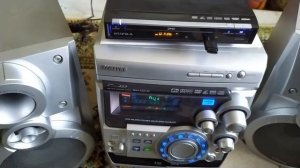 Samsung MAX-KDZ125 Как Подключить к Любому Центру Флешку через AUX !