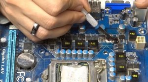 Материнская плата не стартует. Ремонт для начинающих.