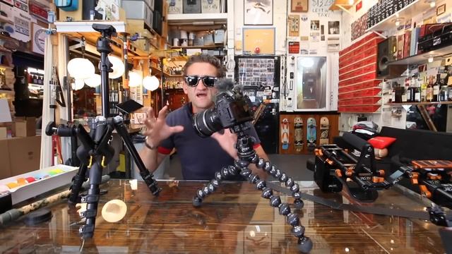 What's in my travel bag? VLOGGER starter pack смотреть онлайн