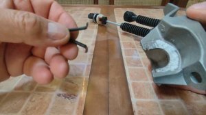 Установка тросиков МКПП на алюминиевый кронштейн Рено Дастер