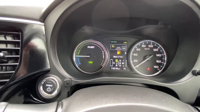 Обзор на Mitsubishi Outlander PHEV 2014 год. Электри. SUV без пробега по России с аукциона Японии. смотреть онлайн