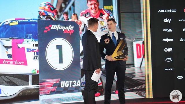 Edoardo Barbolini si laurea campione europeo Hyper Sprint dell'Ultimate Cup Series смотреть онлайн