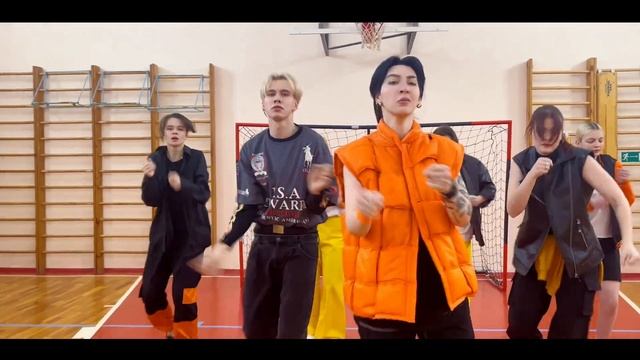 ENHYPEN 엔하이픈 - FUTURE PERFECT (PASS THE MIC) | DANCE COVER by PLEASURE feat IMENSE смотреть онлайн