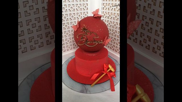 Торт шоколадная бомбочка.