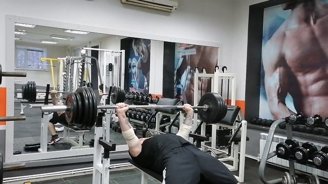 Тренировка груди. Жим 152,5х1
