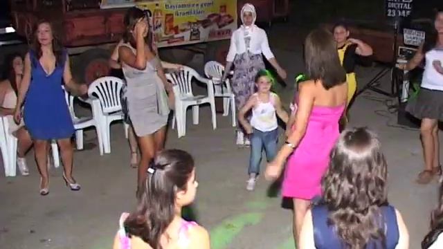 Geleneksel Sarica Yaz Eglencesi - 2011 - 2. Kisim смотреть онлайн