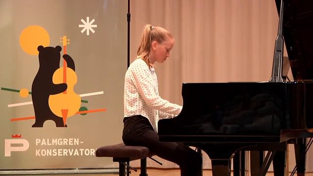 Palmgren-konservatorion pianistien konsertti, 25.5 klo 18:30 смотреть онлайн