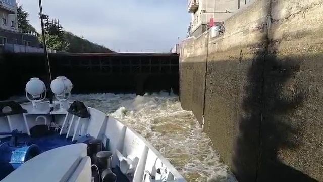 Шлюзы на канале имени Москвы смотреть онлайн