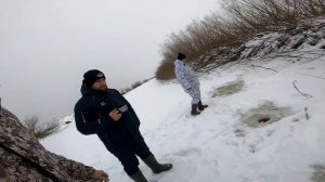 Рыбалка на сазана зимой с хапугами , рыбалка на сазана 2020 , рыбалка хапугой в Сибири. Рыбалка 202