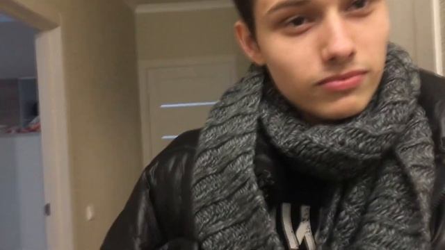 РАБОТАЮ ДВОРНИКОМ В КОСТЮМЕ смотреть онлайн