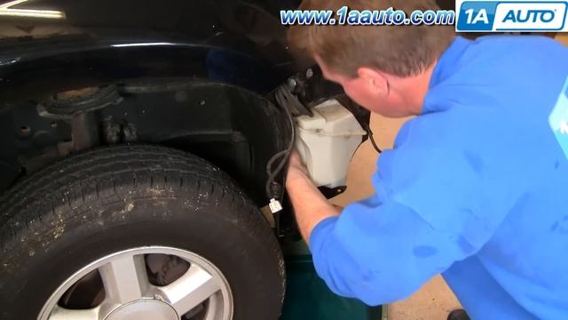 How to Replace Windshield Washer Pump 01-07 Ford Escape смотреть онлайн
