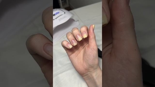 Сухоцветы и желтый гель Alivi color 4 #маникюр #ногтигелем #укреплениеногтей смотреть онлайн