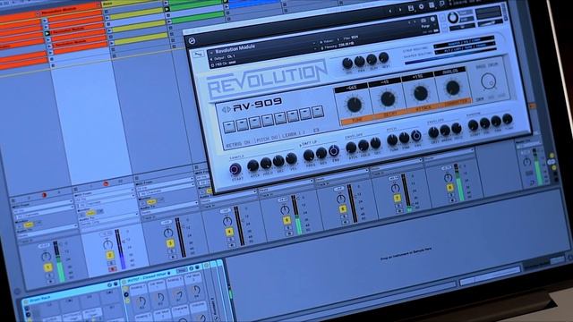 Wave Alchemy Revolution - 14 Iconic Drum Machines смотреть онлайн