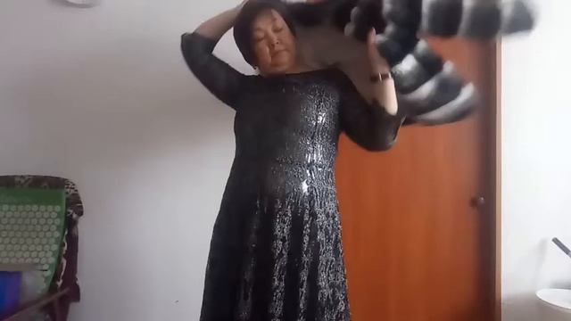 полупрозрачное длинное платье из гипюра от Юдашкина смотреть онлайн