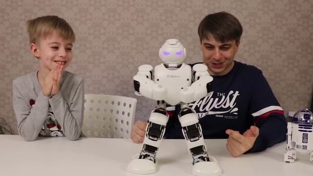 НАШ домашний РОБОТ! Настоящий R2D2 и КРУТОЙ ALPHA! смотреть онлайн
