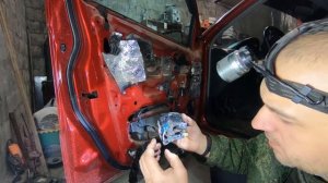 AVEO. Разборка водительской двери. Ремонт замка водителя.