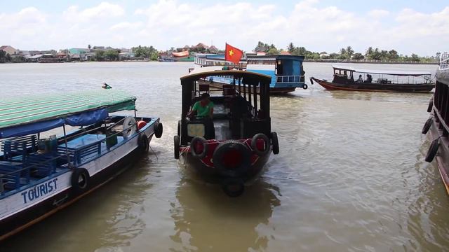 Вьетнам 2018 часть 3 - гора Таку, храм Винчанг, река Меконг, парк Янг Бэй смотреть онлайн