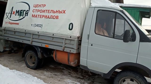 ПРИВЕЗЛИ, РАЗГРУЗИЛИ ОВЕС ДЛЯ ЖИВОТНЫХ.😁 смотреть онлайн