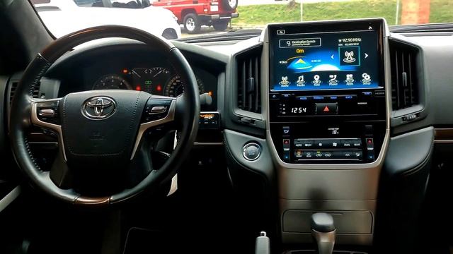 Toyota LC200 VX.R 2021 смотреть онлайн