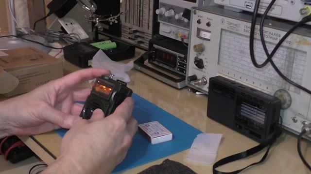 Радиоприёмник HanRongDa HRD-700. Весёлый гном. смотреть онлайн