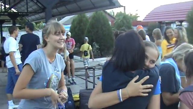 ДОЛ "Гренада" 2012 8 отряд Прощание с "БОГом".avi смотреть онлайн