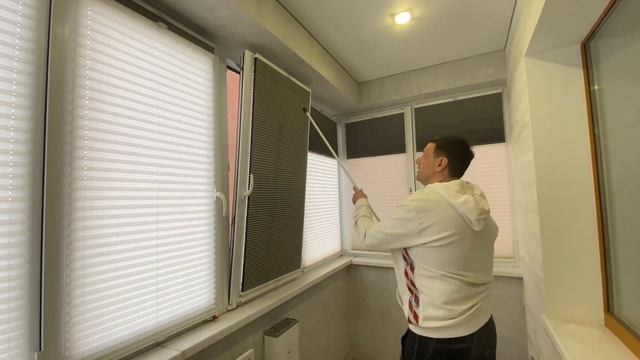 Как работают шторы плиссе системы день ночь для пластиковых окон на лоджии? | ABRM Project смотреть онлайн