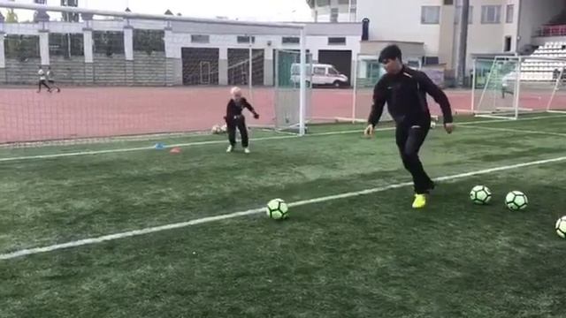 Goalkeeper Drills U10 / Тренировки для вратарей смотреть онлайн
