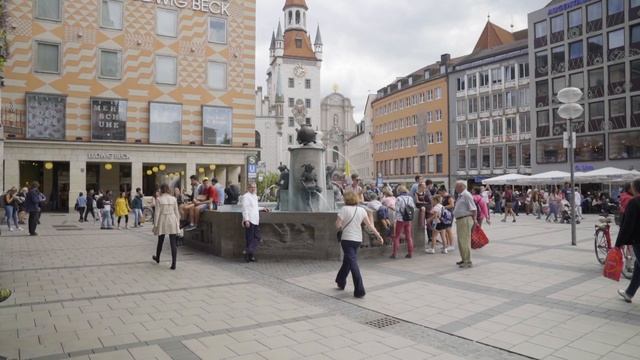 Marienplatz - Sehenswürdigkeiten in München смотреть онлайн