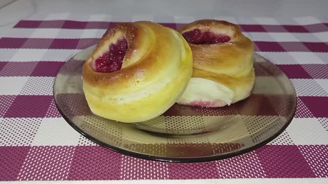 Сладкие БУЛОЧКИ и Пирожки с творогом и брусникой! смотреть онлайн