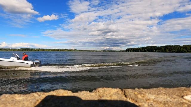 Пластиковый катер Кайман 400 с лодочным мотором Seanovo 9.9 Enduro