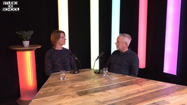 Interview met Willem Wendelaar Bonga - Oud directeur van 'De School' смотреть онлайн