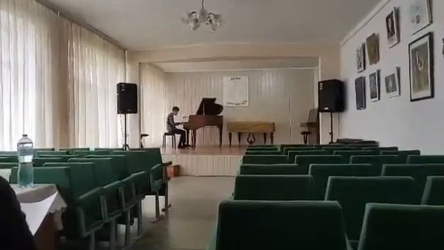 А. Дюбюк Варіації на тему "Вдоль по улице метелица метёт". Виконує Казаков Нікіта смотреть онлайн