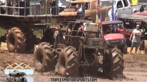 Битва МОНСТРОВ в Грязи! МОНСТР ТРАКИ МЕСЯТ ГРЯЗЬ! OffRoad #3