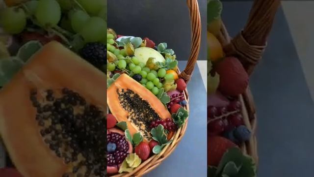 Фруктово-ягодная корзина "VIP" от мастерской "Fruit Joy". смотреть онлайн