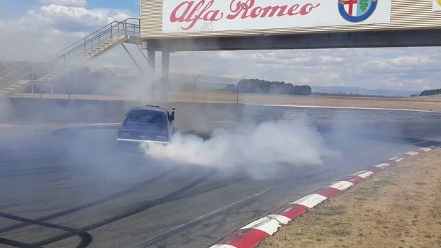 RUNS75 FORD CAPRI CUTS SOME MINT HOOPS AFTER WINNING POWERCRUISE #59 OFF STREET RACING 2016 смотреть онлайн